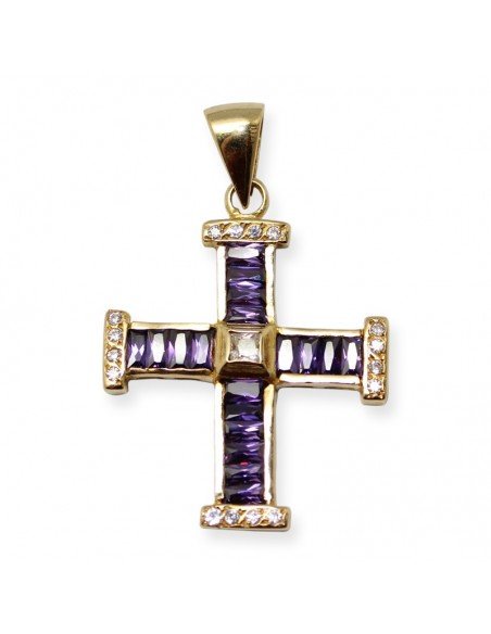 Cruz de oro amarillo de 18 Kts realizada con amatistas de talla baguette y circonitas, altura con reasa triangular de 4 cm.