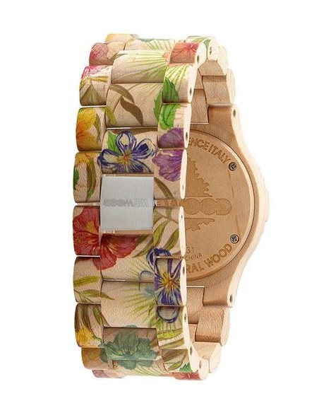 Reloj para señora de la marca Wewood realizado en madera reciclada y decoración de flores.