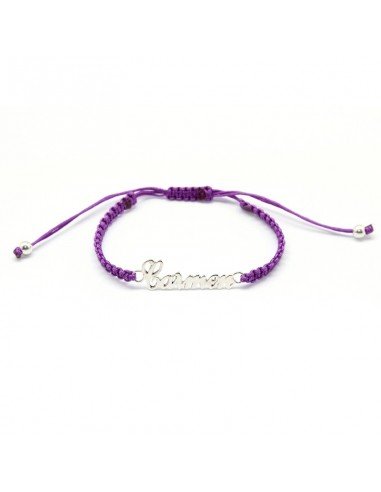 Pulsera realizada en macramé con el nombre en plata.