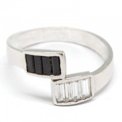 Sortija en oro blanco de 18...