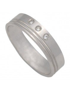 Alianza de boda en oro blanco con diamantes.