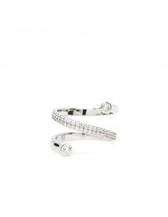 Sortija en plata de primera ley engastada con circonitas