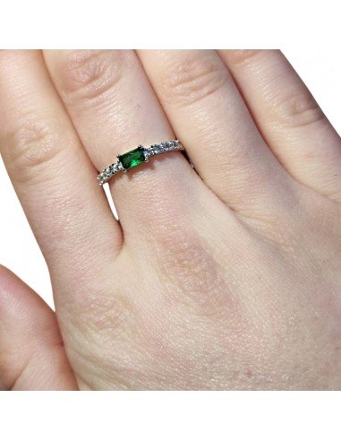 Anillo fino piedra verde