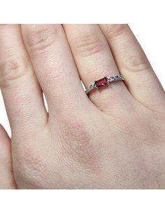 Anillo fino piedra roja 2