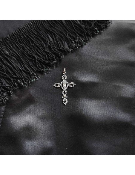 Colgante de cruz de baturra